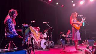 Liana Flores, “Slowly” Live