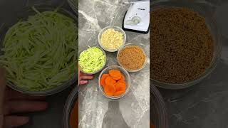 Crushes cookies & shreds zucchini fast 🍪 #food #recipe #kitchen #geedel #cooking #kitchenhacks