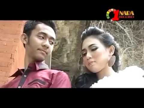 Wandra FEAT Suliana Mung Sliramu