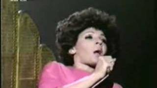 Shirley Bassey  Feelings chords