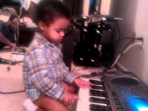 rap song 2019 3 year old making beats on Keyboard