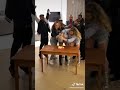 Asi se clava en una torta
