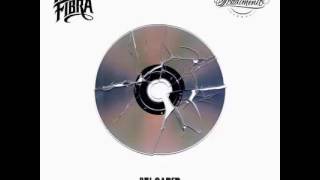 Fabri Fibra - Su le Mani (feat. Tolu Kuti) - Tradimento 10 Anni Reloaded (2016) w/ Lyrics