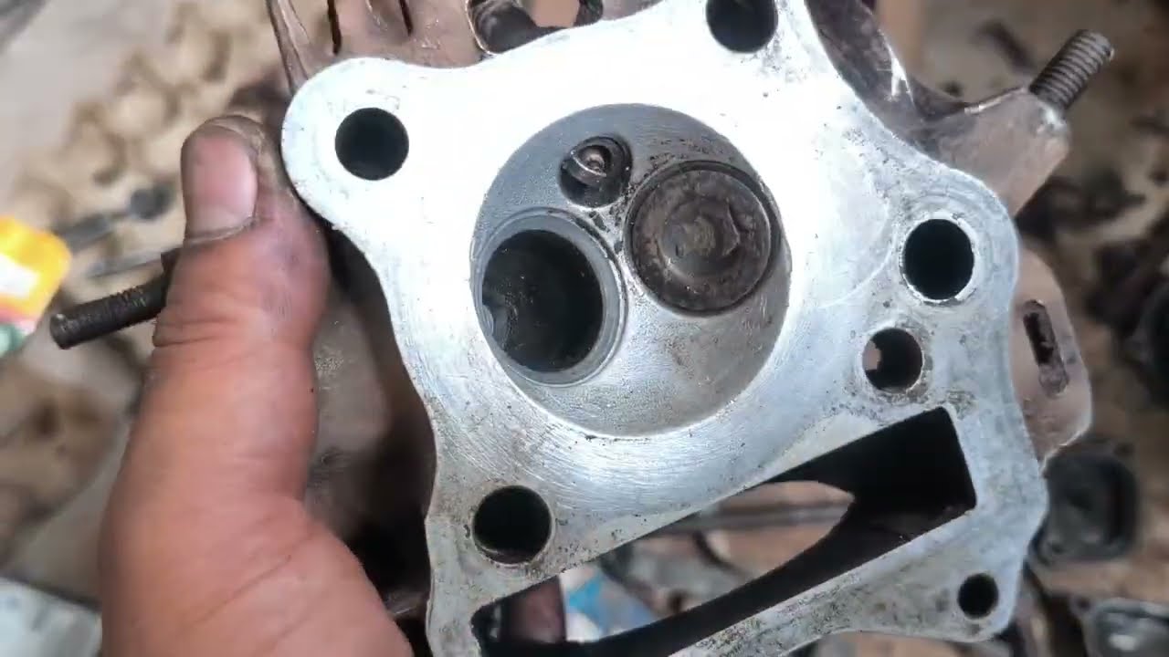 kejadianya begitu cepat,..plintis tolong bantu aku