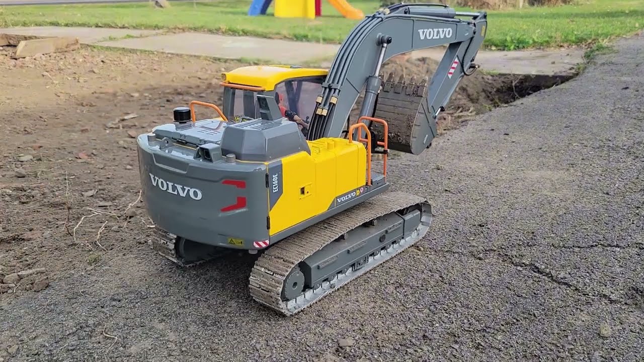 Volvo EC160E E111 Digging a Trench