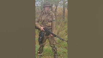 What did Paratroopers wear in WW2?