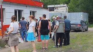 Russian Flea Market Shopping / Free Food Distribution To People In Need / Different Russia