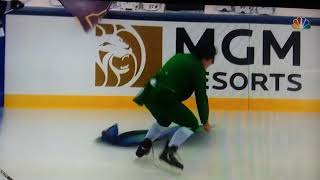 Notre Dame mascot falls on ice 1-1-2019 at Winter Classic South Bend Blackhawks at Bruins