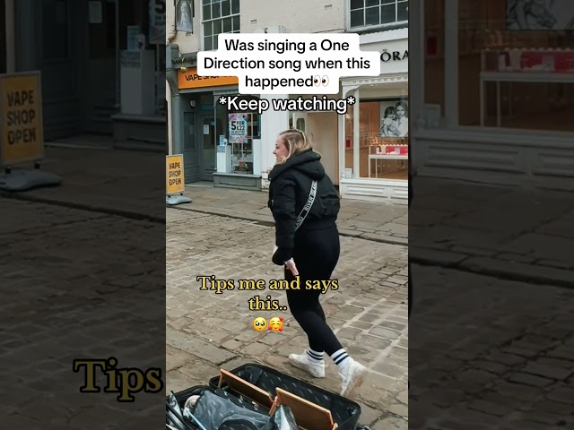 I couldn’t stop smiling🥰🫶🏽 #busker #busking #onedirection #singing #singers #cover #shortsvideo class=