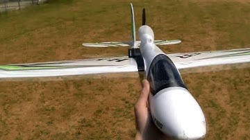 Hobbyking Bixler 1.1 V2 flight 1400mm wingspan (best beginner glider)