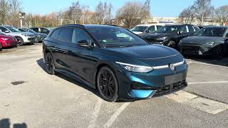 Brand New Volkswagen ID.7 Tourer Pro Match Plus 77kWh Pro 286PS in Aquamarine Blue Black Roof