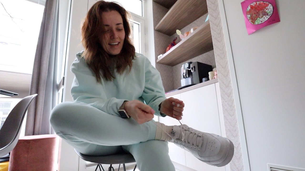 Drie keer raden watvoor reis wij geboekt hebben  | Vloggloss 2710