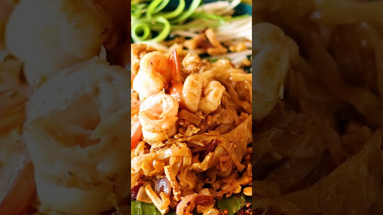 Why you can't stop eating Thai street food 🌶️🔥 #foodshorts