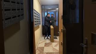 Kargocu Ile Adamın Yarasında Yaşanan Gerginlik