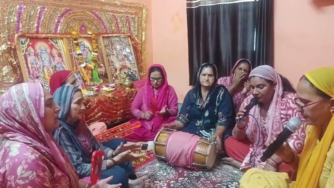 वृंदावन विच बजदी ए मोहन दी बंसी।। हैप्पी होली सभी को।।