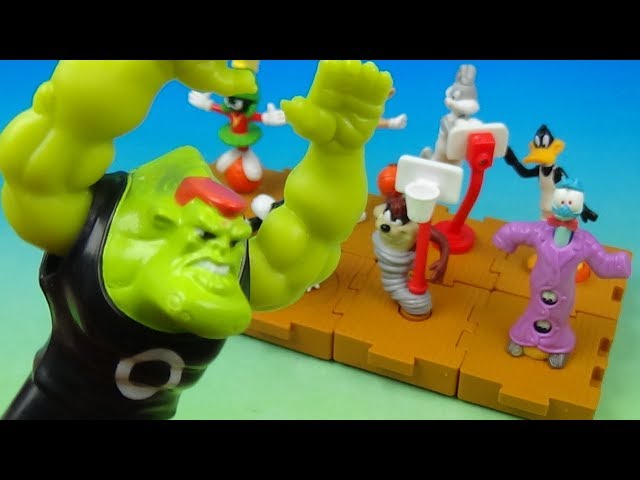 1996 Warner Bros. Space Jam set of 8 Mcdonalds Happy Meal Figures