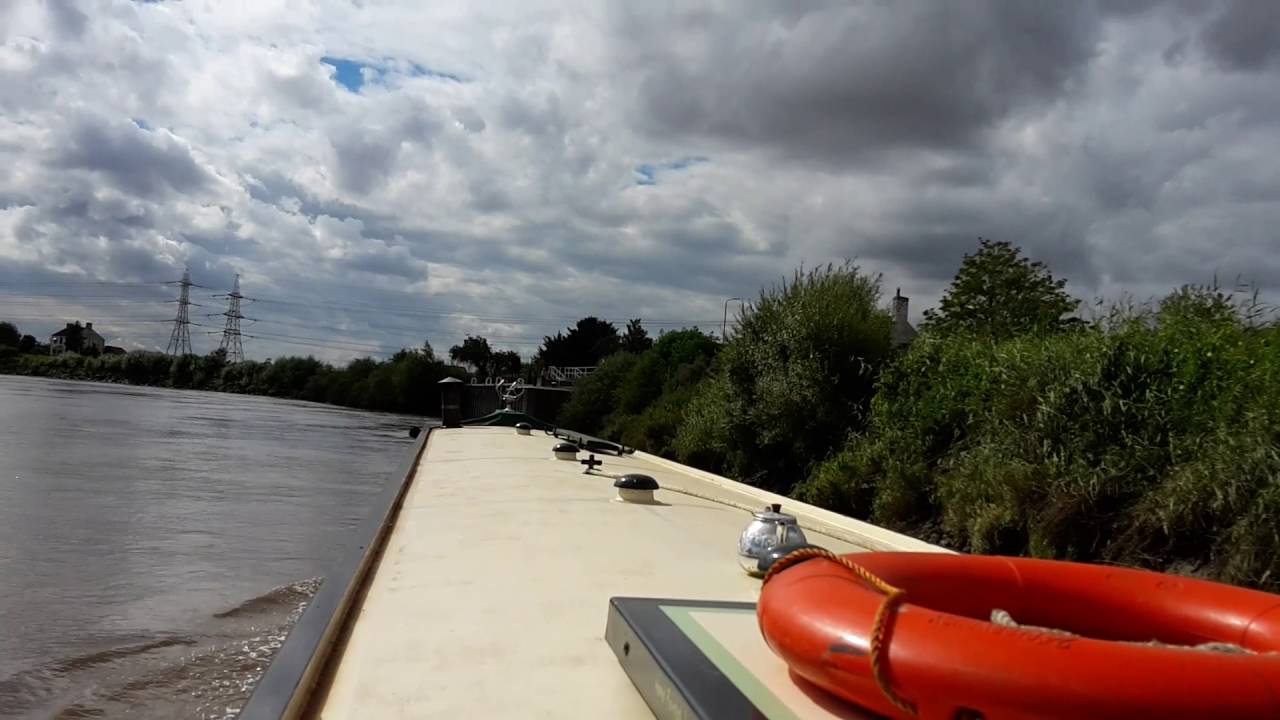 Entering West Stockwith Lock on The River Trent