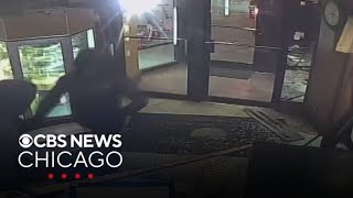 Crash-and-grab burglars steal ATM from 24-hour Lakeview restaurant