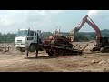 GOKIL, DETIK-DETIK TRUK SELF LOADER NGAJAK AKROBAT, MUAT EXCAVATOR GAK BIASA