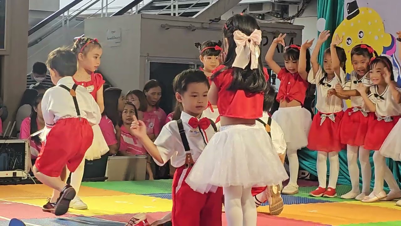 การแสดงเพลง โอ้ละหนอ My Love ของน้องไอญ่า