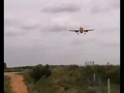 Landing at Seville airport, aterrizaje en Sevilla #2