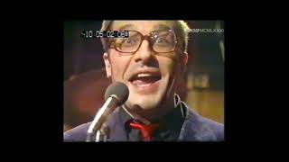 Video thumbnail of "Ivor Biggun "Sing A Mucky Song" Live on TV in 1981"