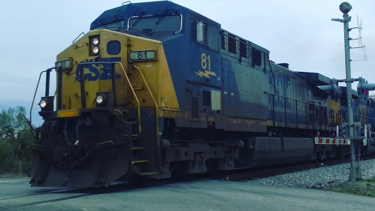 CSX intermodal Train Q038 With CSXT 81 in the lead Southbound ...