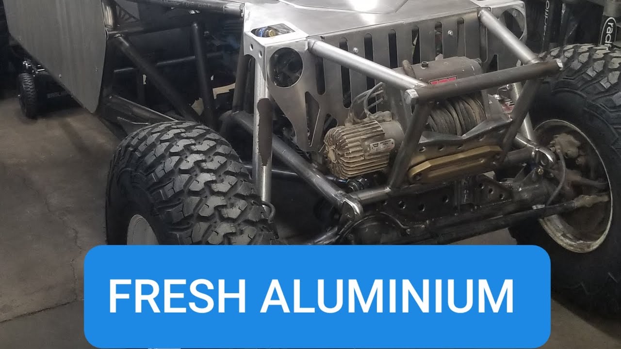 Round eye build is getting fancy!!! - YouTube