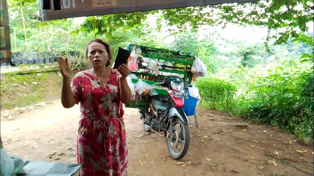 MAS SELGI SAMA MAS KURIR DATANG BERSAMAAN.. bunda emi syok dengan isi paket yang datang 