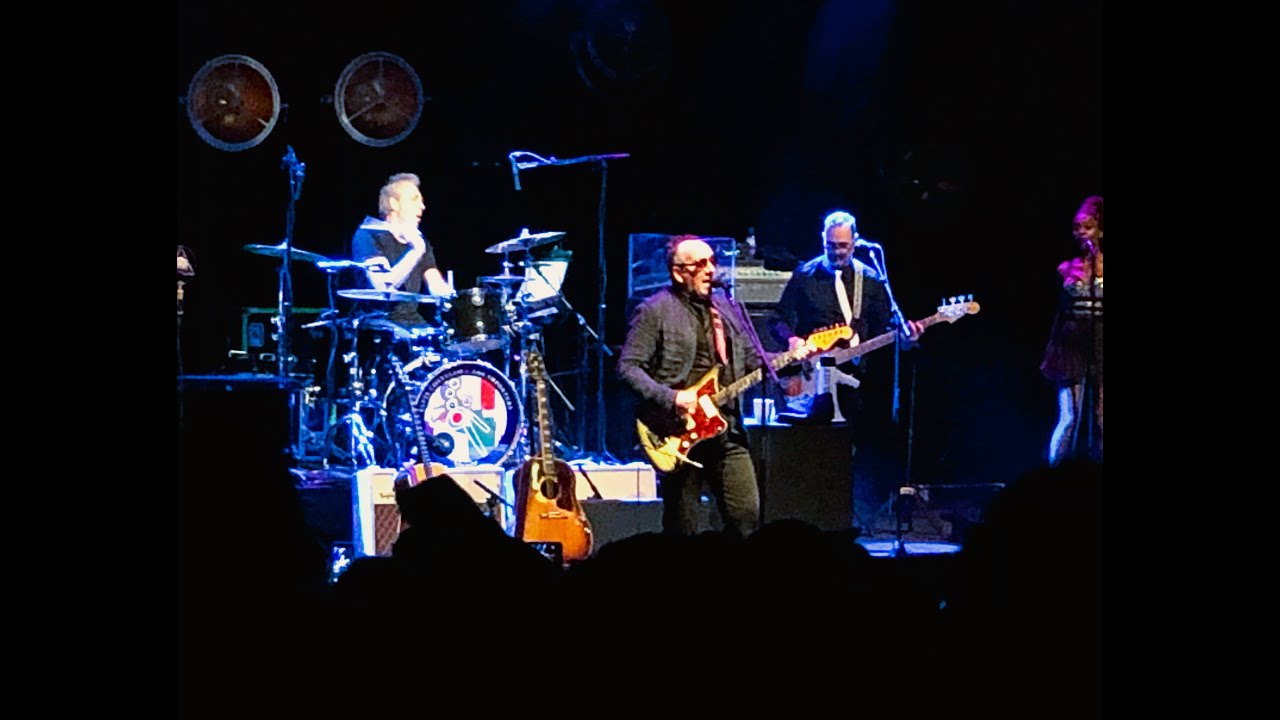 Elvis Costello Live in Chicago - YouTube