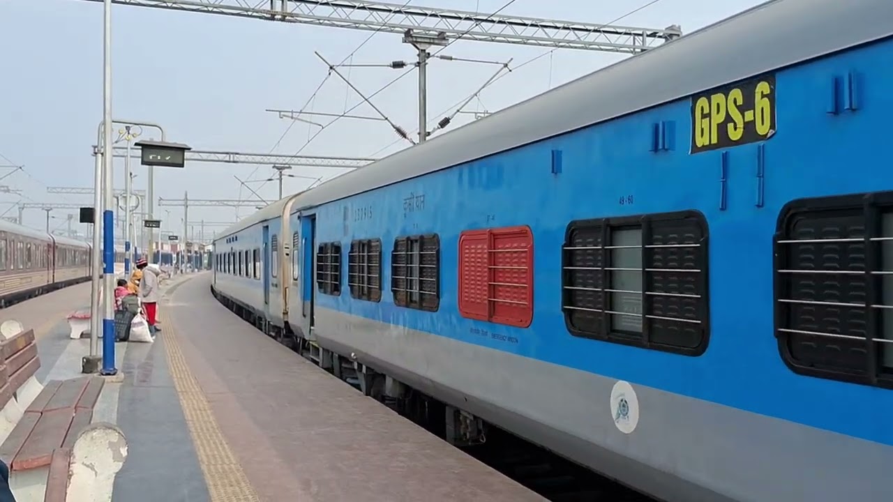 WAG-9 + WAG7 Push-pull Arriving And Departing Varanasi Jn With Jhusi Ring Rail Special #wag9 #wag7 