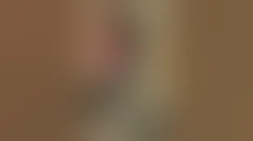شوفو البنت بتعمل ايه منتهى قلة ادب 