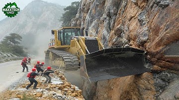Jaw-Dropping Bulldozer Operator Skills Caught on Camera So Crazy You’d Think They’re Fake! #19