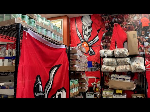 Tampa Bay Buccaneers, Mosaic celebrate opening of food pantry at Broward Elementary School