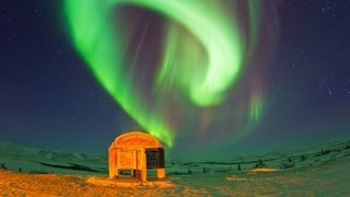 INCREDIBLE - Neon Green Northern Lights in the Arctic Circle !!!