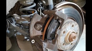 : CAMBIO DE PASTILLAS DE FRENO TRASERAS EN AUDI Q5 2.0 TDI QUATTRO CON FRENO DE MANO ELECTRICO.