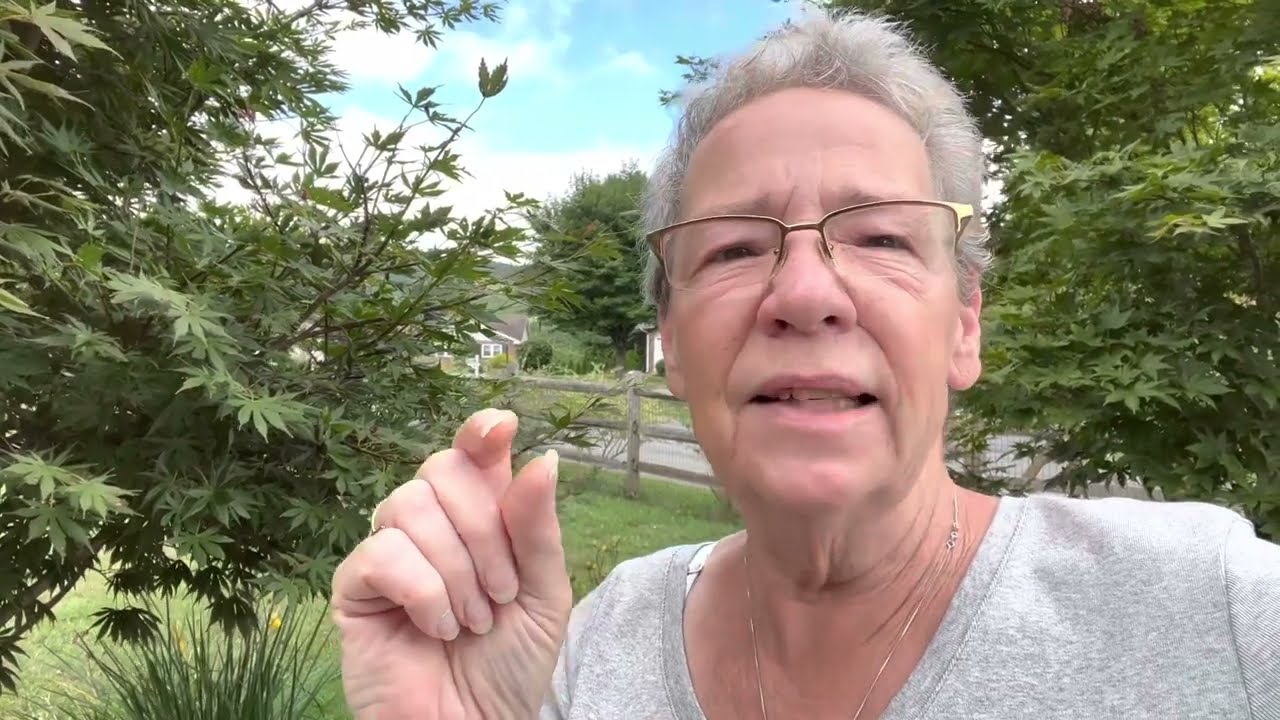 Artist of Onlytrees (Spiritpieces Pink Dogwood Memorial Wire Tree)