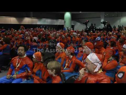 Webslingers fall short of world record at New York Comic Con