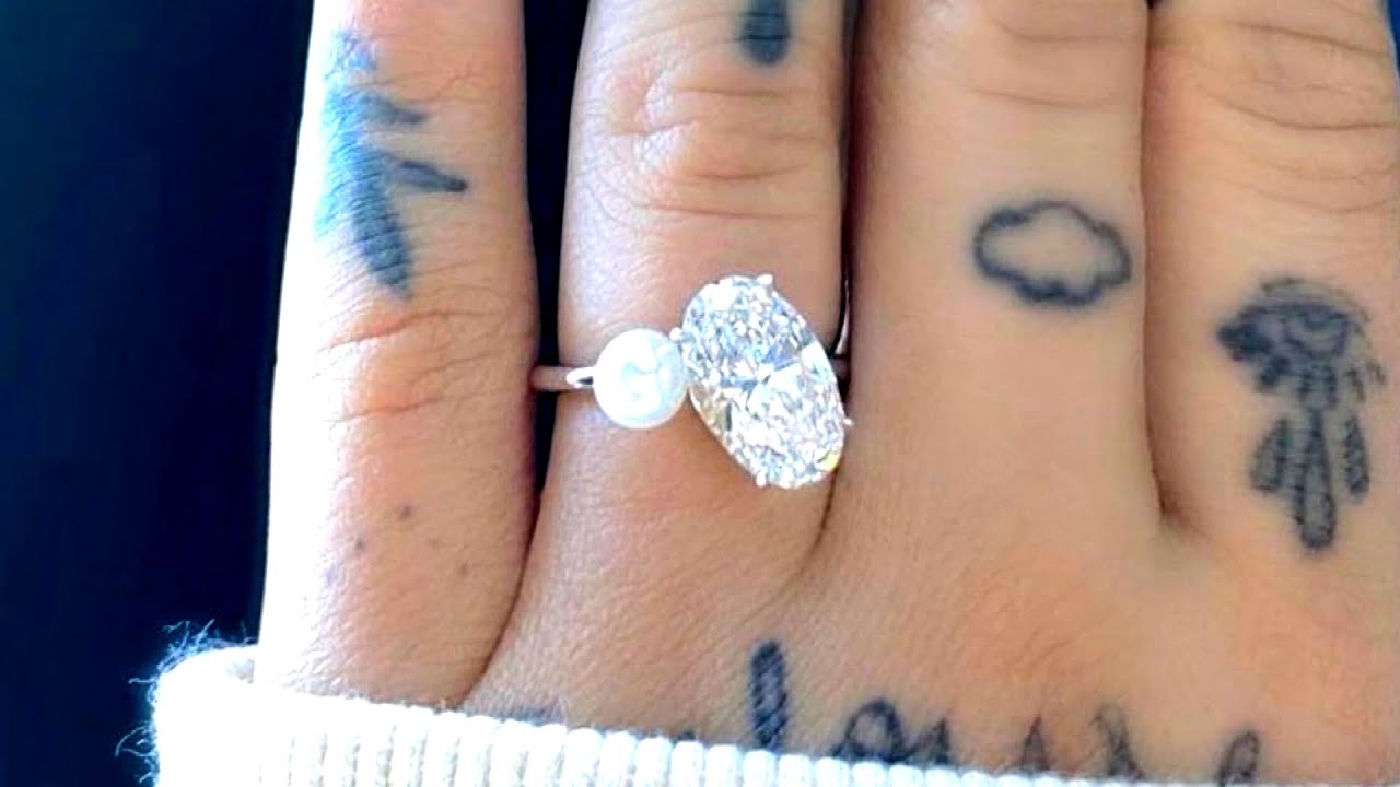 Ariana Grande Shows Off Her Unique Engagement Ring 