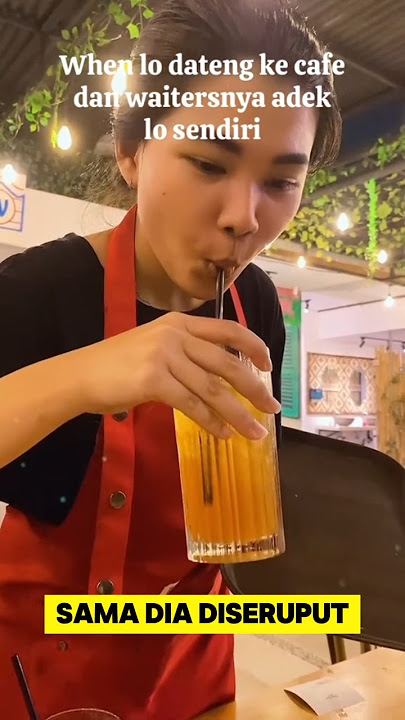 momen lucu ketika pesan makanan dan minuman pelayan nya adik sendiri ‼️#ngakak #lucu #adik #kocak