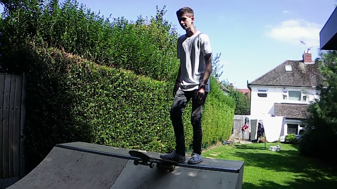 Mini ramp how-to's | Dropping in! (regular and goofy)