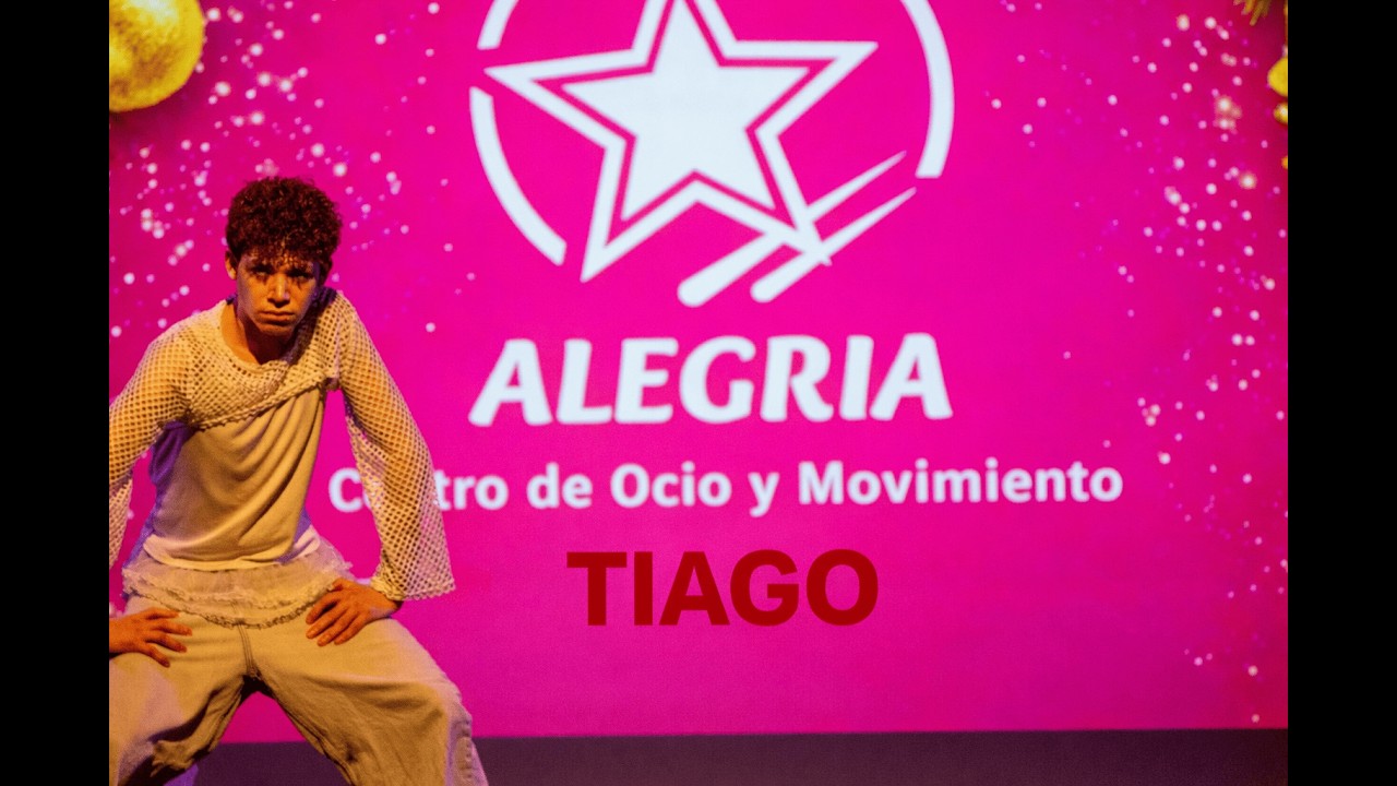 TIAGO 🔴 | Baile del Festival de Navidad