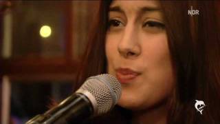 Elif Demirezer - Nichts tut für immer weh  ( in High Definition ) chords