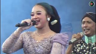 NIKEN SALINDRY PANTAI CONGOT KULON PROGO