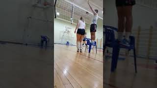 Волейбол тренировка, упражнение нападающий удар