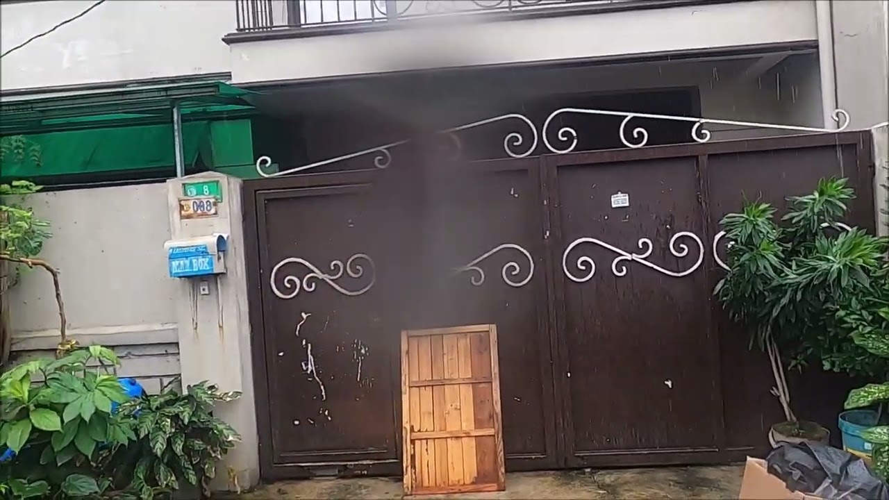 compare my classmate's house to my old house