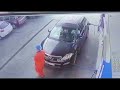 هروب ماكر من إحدى محطات البنزين هروب ماكر من إحدى محطات البنزين
