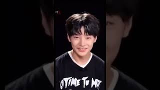 Jeongin's pretty braces 😫😫