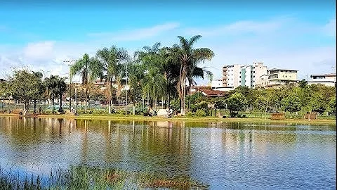 Quantos habitantes tem a cidade Barão de Cocais?