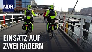 Einsatz auf zwei Rädern in Kiel: Mit der Fahrradpolizei auf Streife | Die Nordreportage | NDR Doku